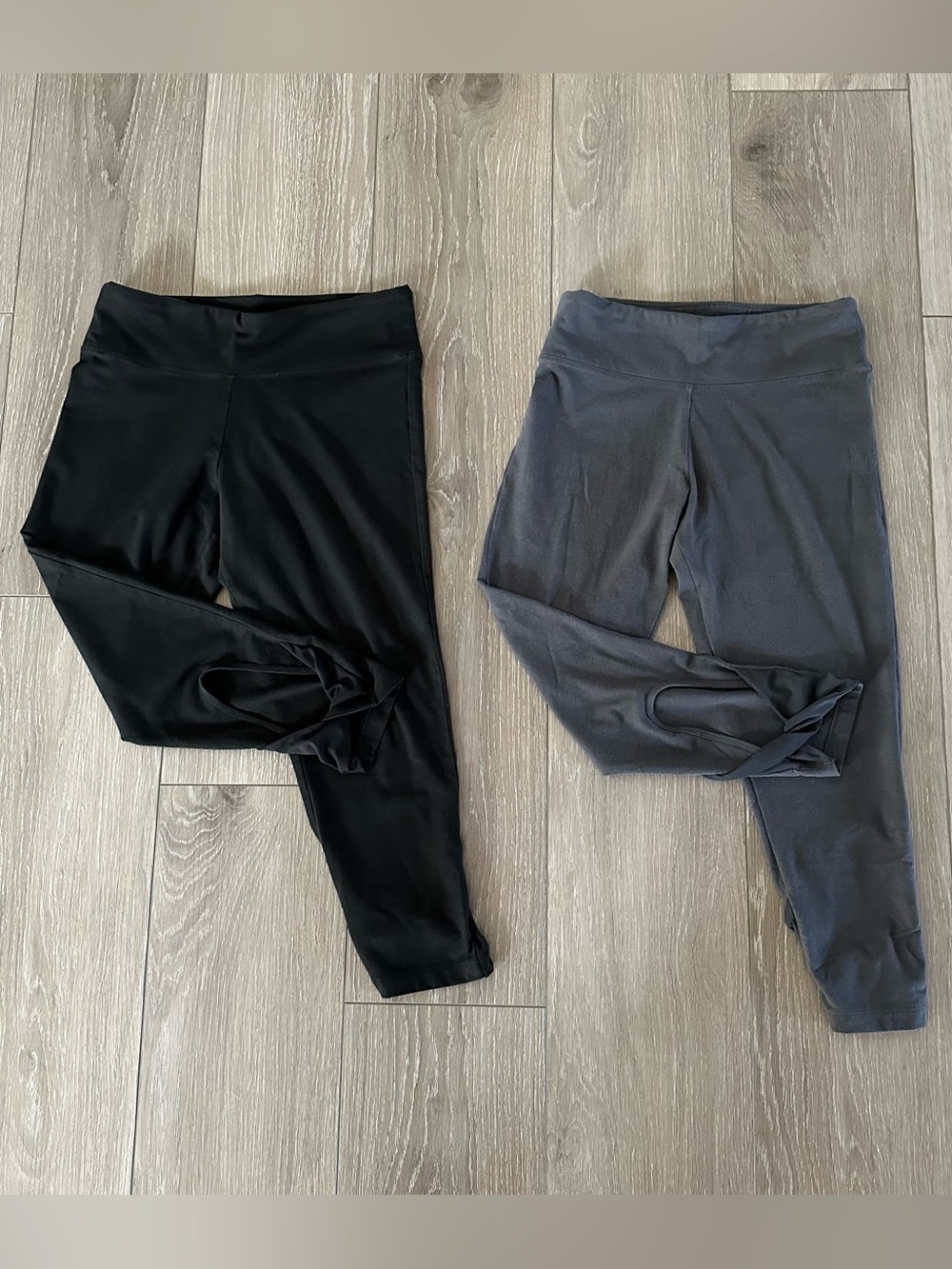 Bundle of 2 Victoria’s Secret Victoria Sport Twisted Leggings